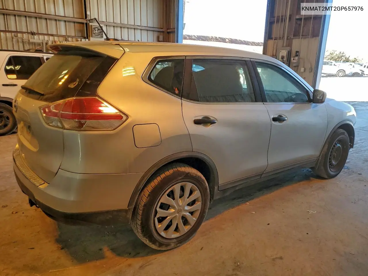 KNMAT2MT2GP657976 2016 Nissan Rogue S