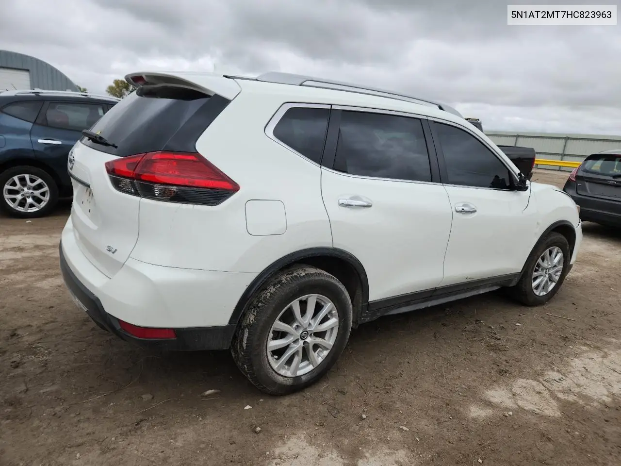 5N1AT2MT7HC823963 2017 Nissan Rogue S