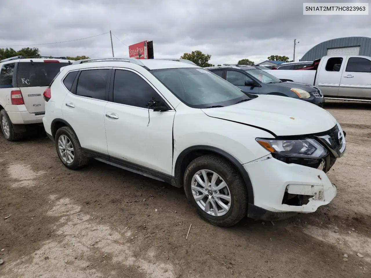 5N1AT2MT7HC823963 2017 Nissan Rogue S