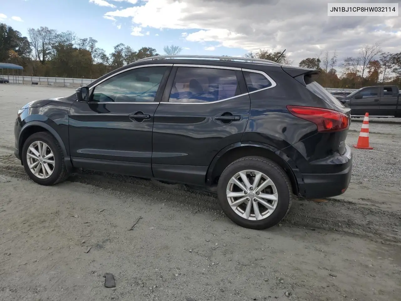 JN1BJ1CP8HW032114 2017 Nissan Rogue Sport S