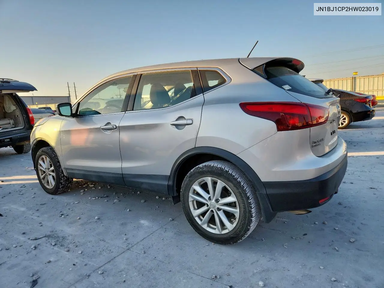 JN1BJ1CP2HW023019 2017 Nissan Rogue Sport S