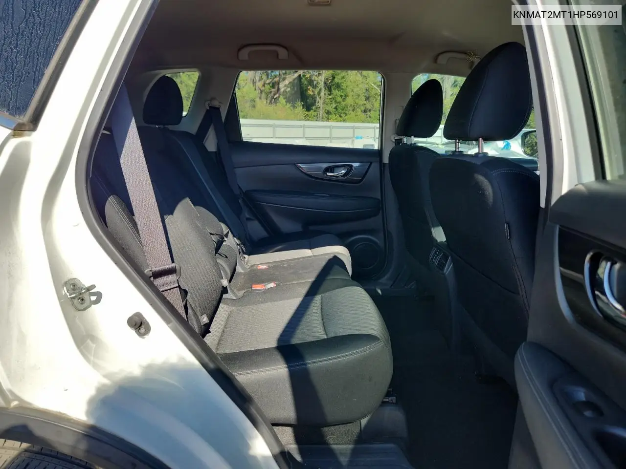 KNMAT2MT1HP569101 2017 Nissan Rogue S