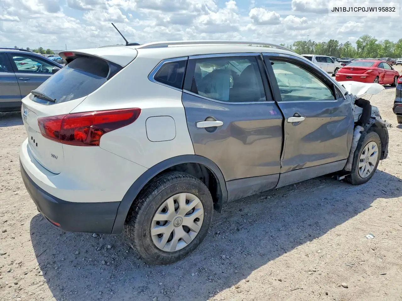 JN1BJ1CP0JW195832 2018 Nissan Rogue Sport Sv