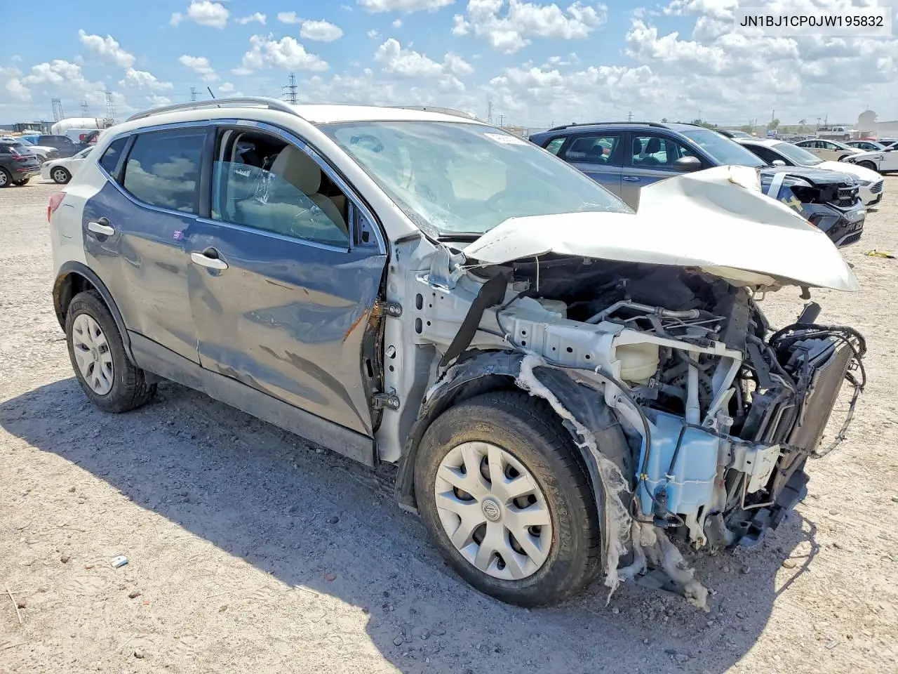 JN1BJ1CP0JW195832 2018 Nissan Rogue Sport Sv