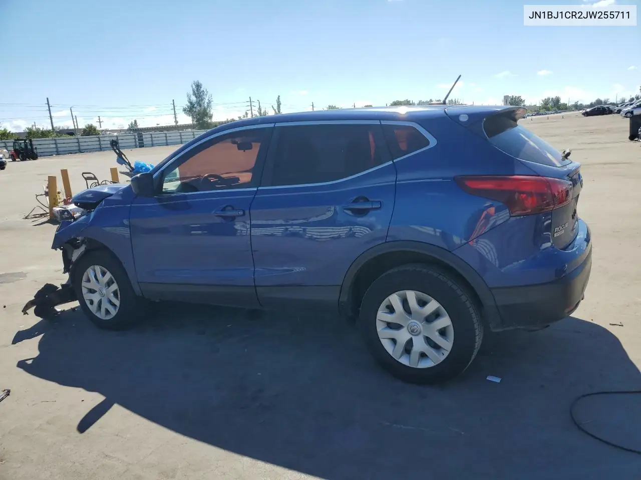 JN1BJ1CR2JW255711 2018 Nissan Rogue Sport S