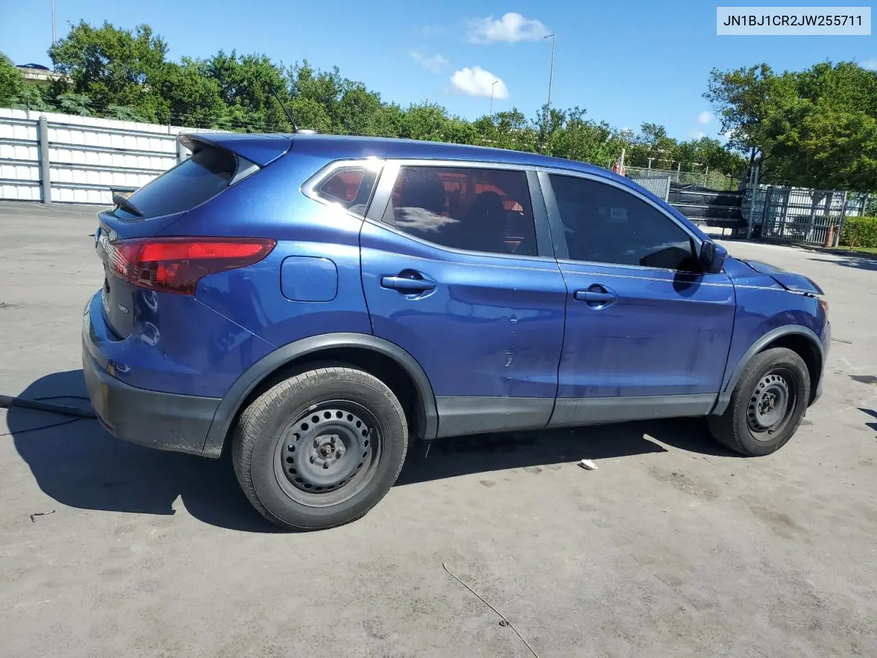 JN1BJ1CR2JW255711 2018 Nissan Rogue Sport S