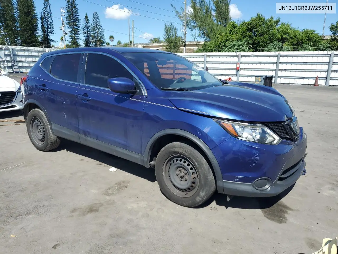 JN1BJ1CR2JW255711 2018 Nissan Rogue Sport S