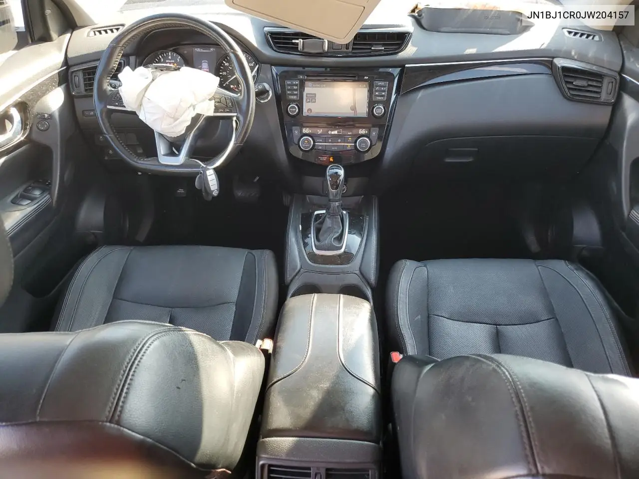 JN1BJ1CR0JW204157 2018 Nissan Rogue Sport S
