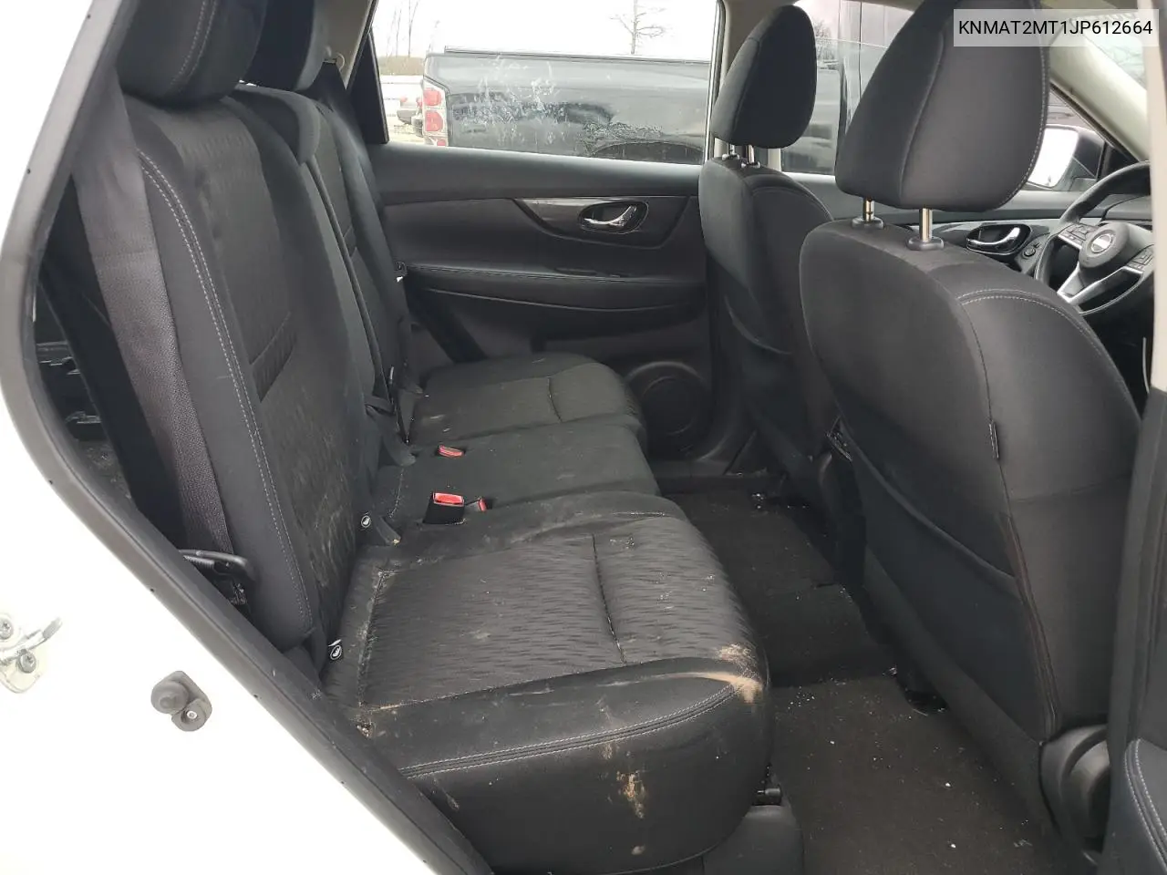 KNMAT2MT1JP612664 2018 Nissan Rogue S