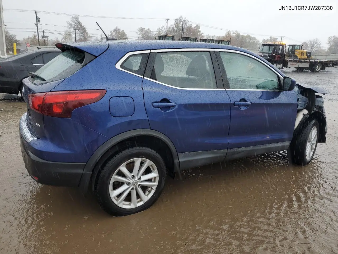 JN1BJ1CR7JW287330 2018 Nissan Rogue Sport S