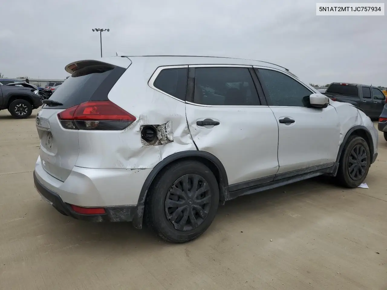 5N1AT2MT1JC757934 2018 Nissan Rogue S