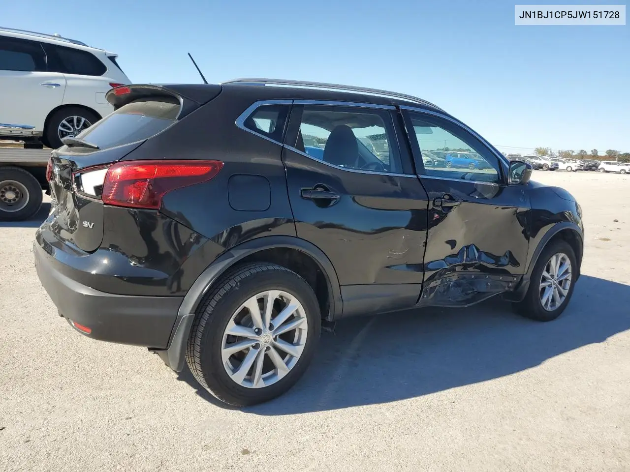 JN1BJ1CP5JW151728 2018 Nissan Rogue Sport S