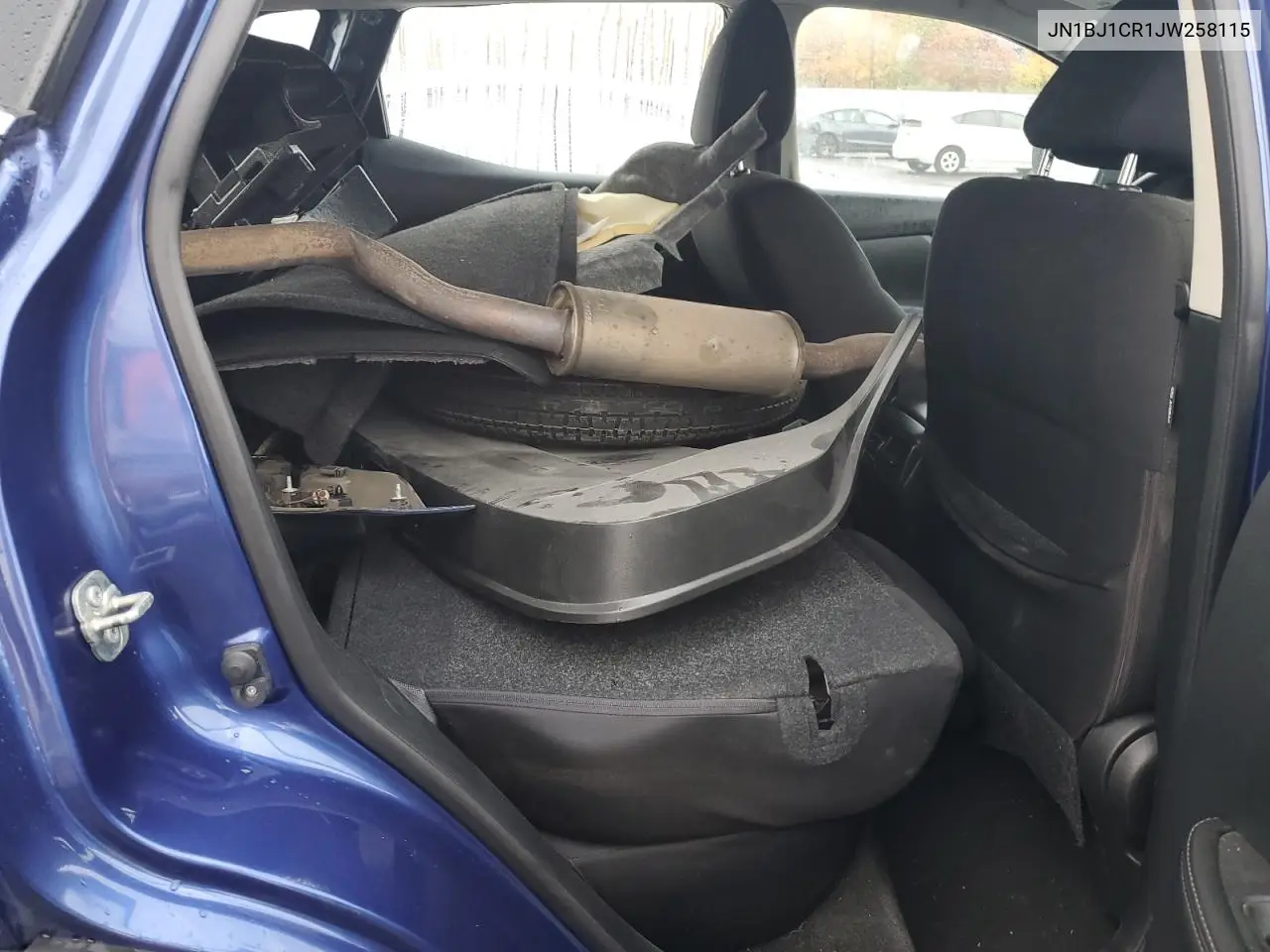 JN1BJ1CR1JW258115 2018 Nissan Rogue Sport S