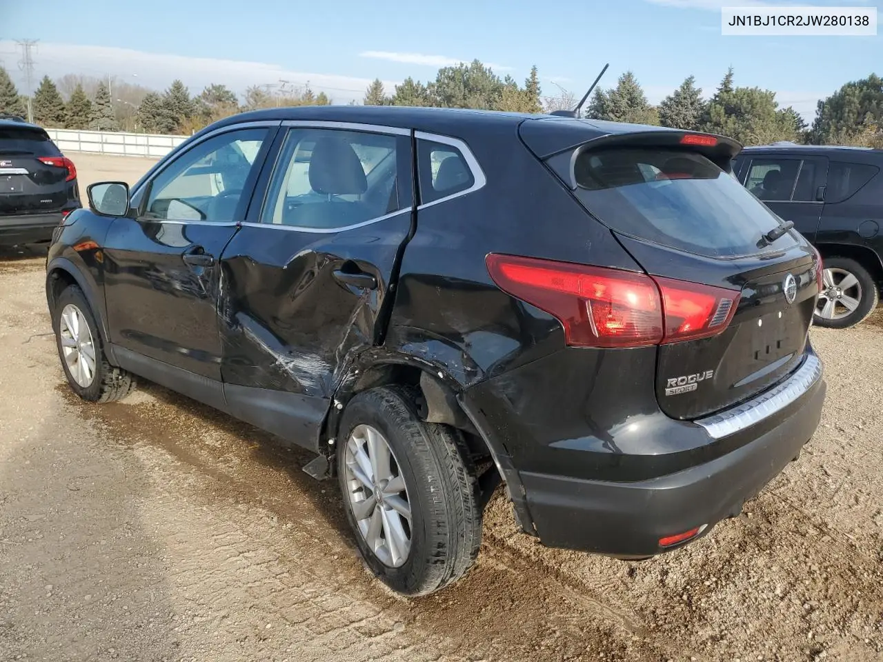 JN1BJ1CR2JW280138 2018 Nissan Rogue Sport S