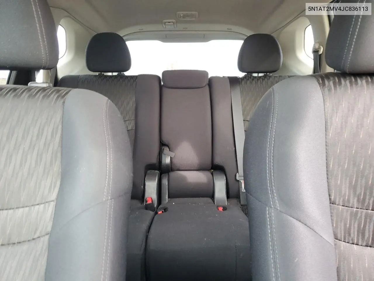 5N1AT2MV4JC836113 2018 Nissan Rogue S