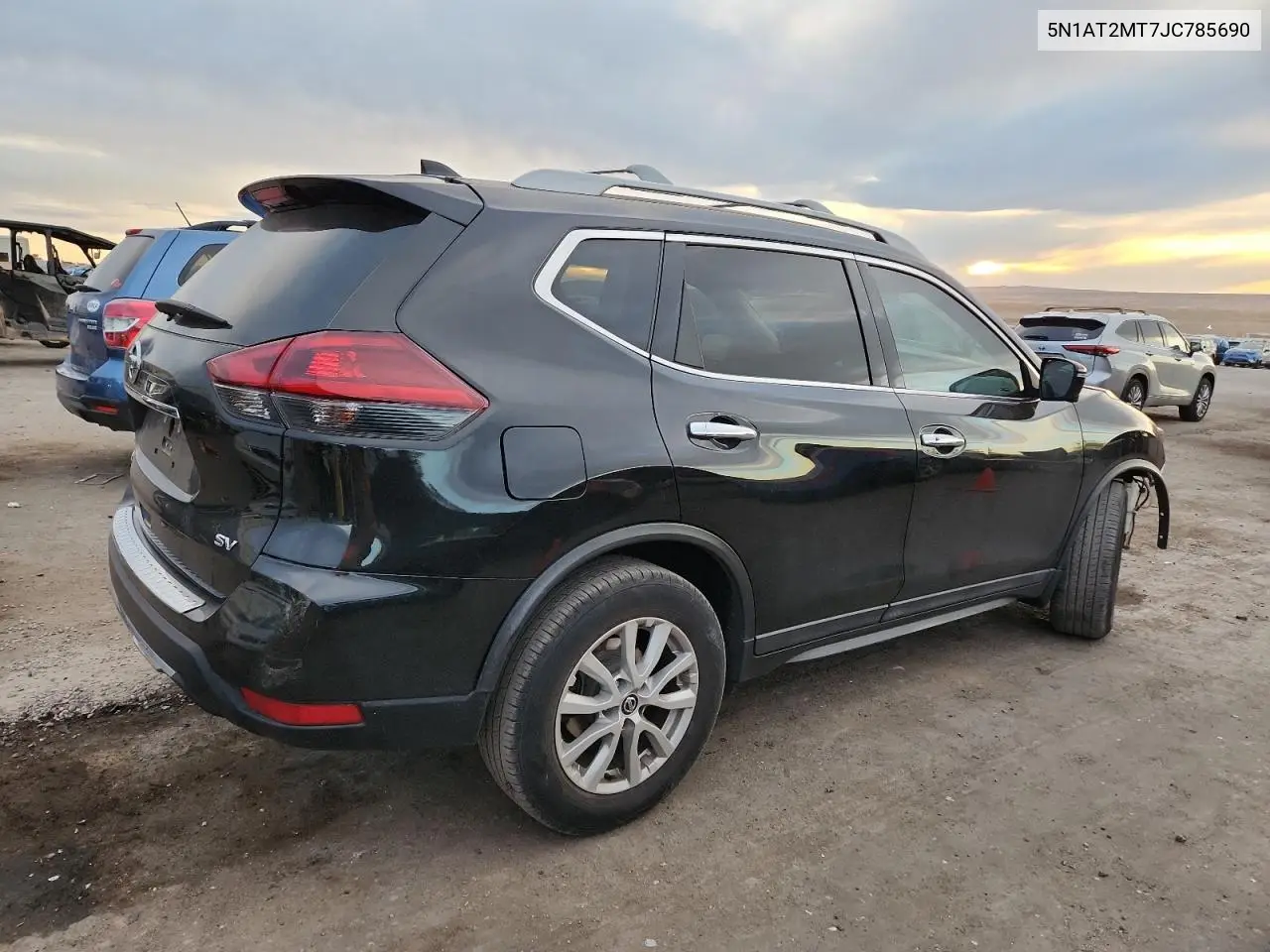 5N1AT2MT7JC785690 2018 Nissan Rogue S