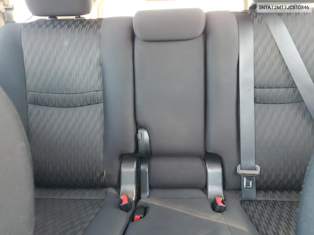 5N1AT2MT7JC810846 2018 Nissan Rogue S