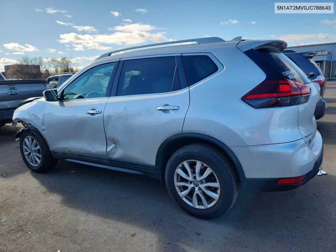 5N1AT2MV0JC788643 2018 Nissan Rogue S