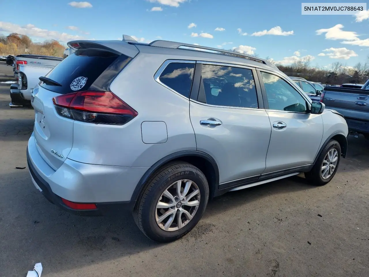 5N1AT2MV0JC788643 2018 Nissan Rogue S