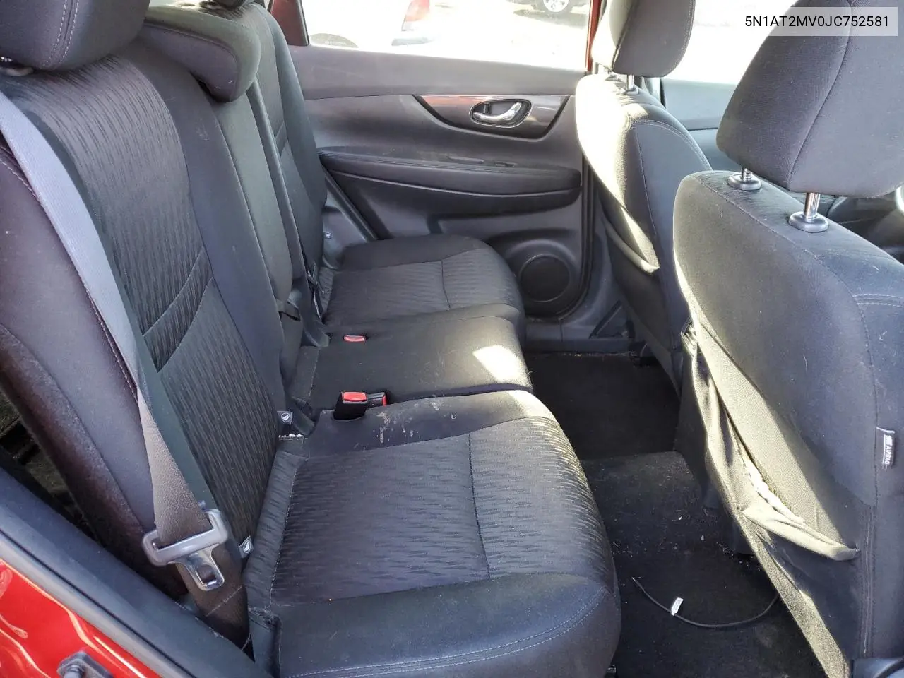 5N1AT2MV0JC752581 2018 Nissan Rogue S