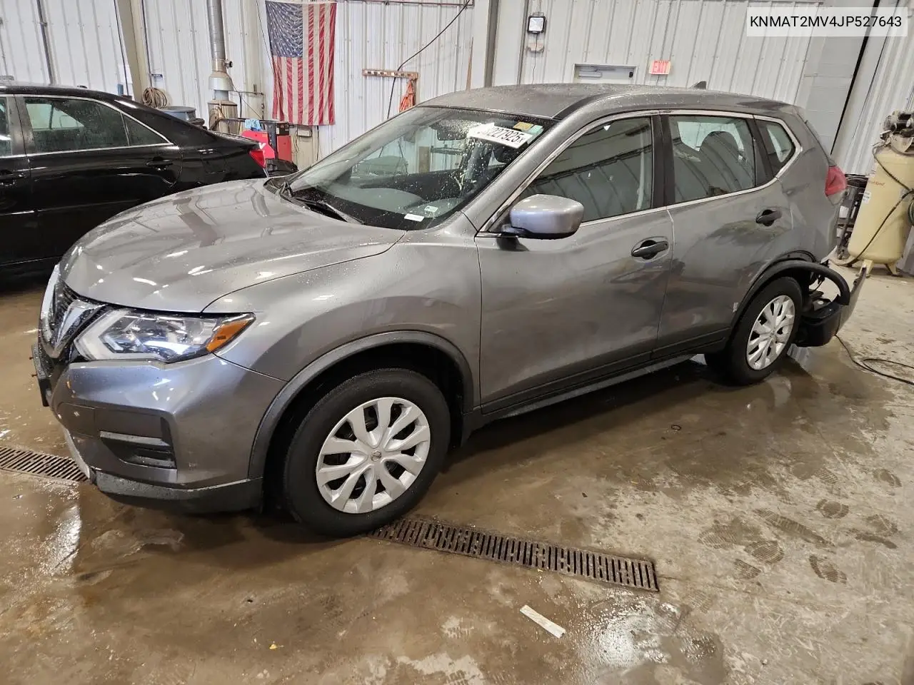 KNMAT2MV4JP527643 2018 Nissan Rogue S