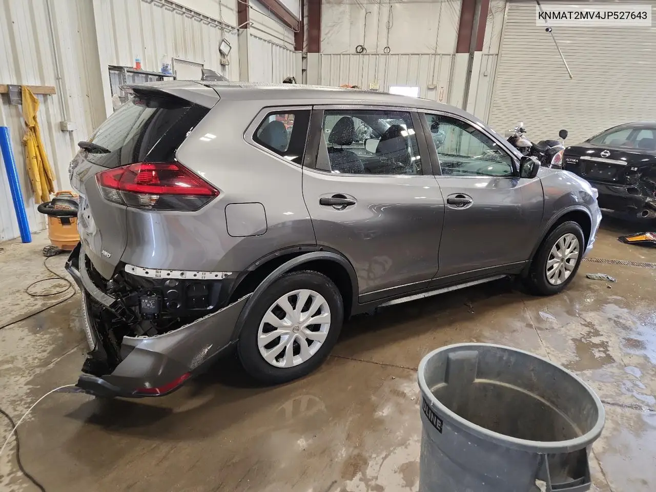 KNMAT2MV4JP527643 2018 Nissan Rogue S