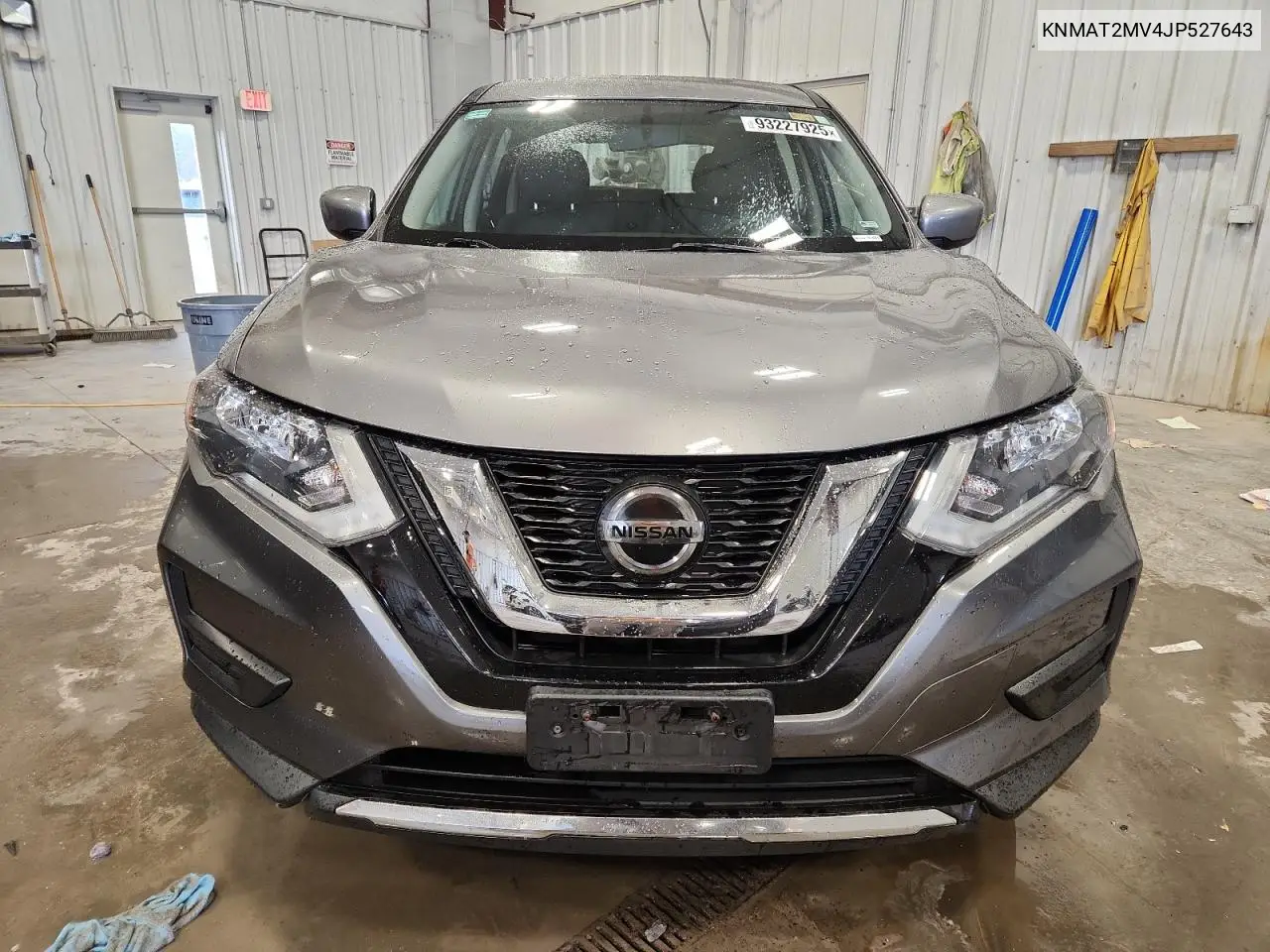 KNMAT2MV4JP527643 2018 Nissan Rogue S