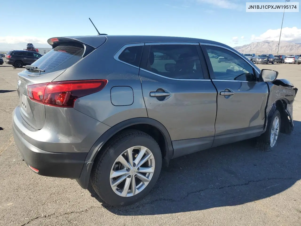 JN1BJ1CPXJW195174 2018 Nissan Rogue Sport S