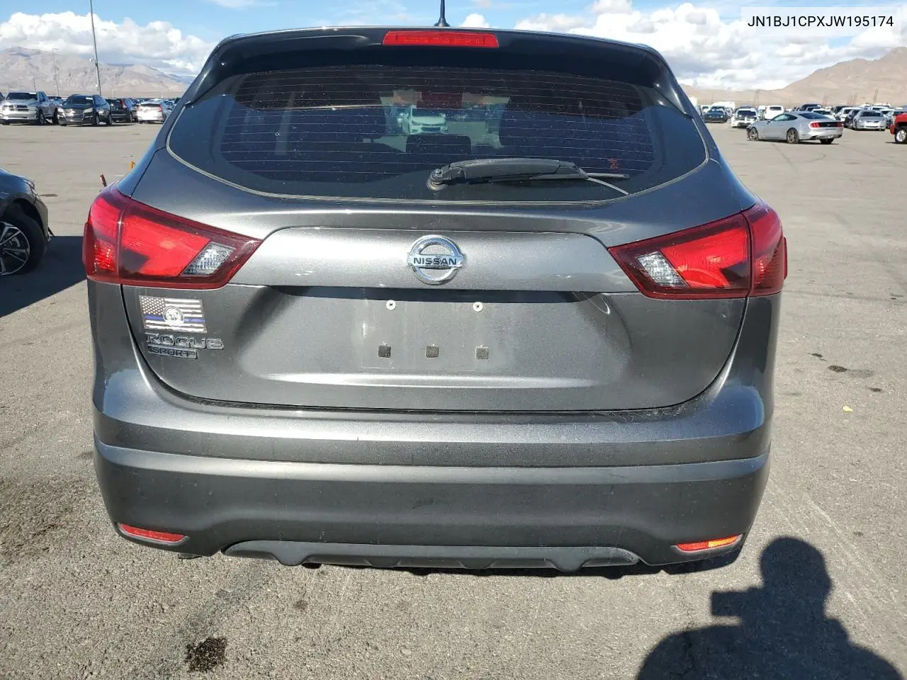 JN1BJ1CPXJW195174 2018 Nissan Rogue Sport S