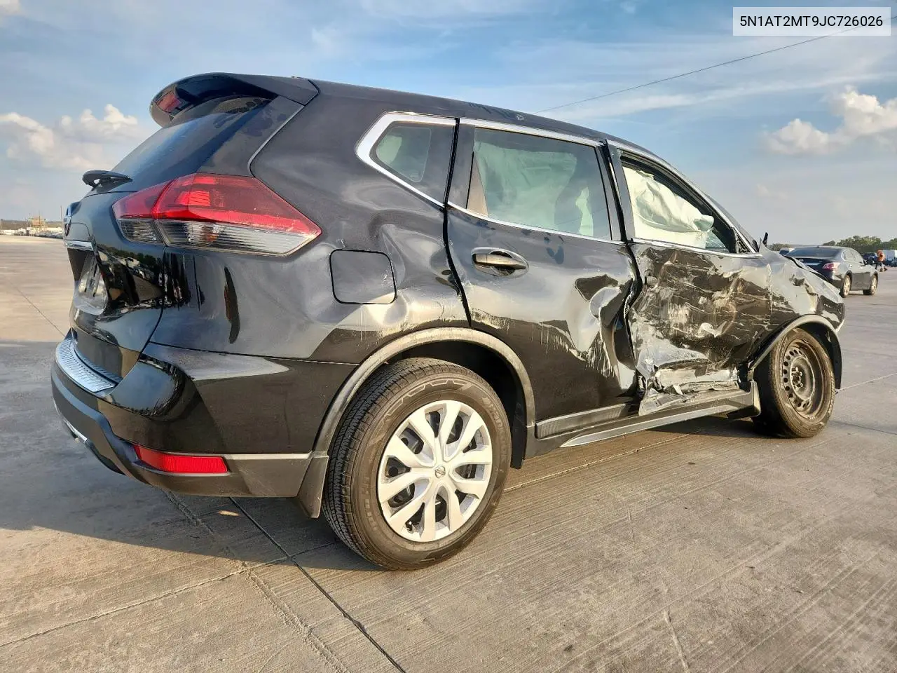 5N1AT2MT9JC726026 2018 Nissan Rogue S