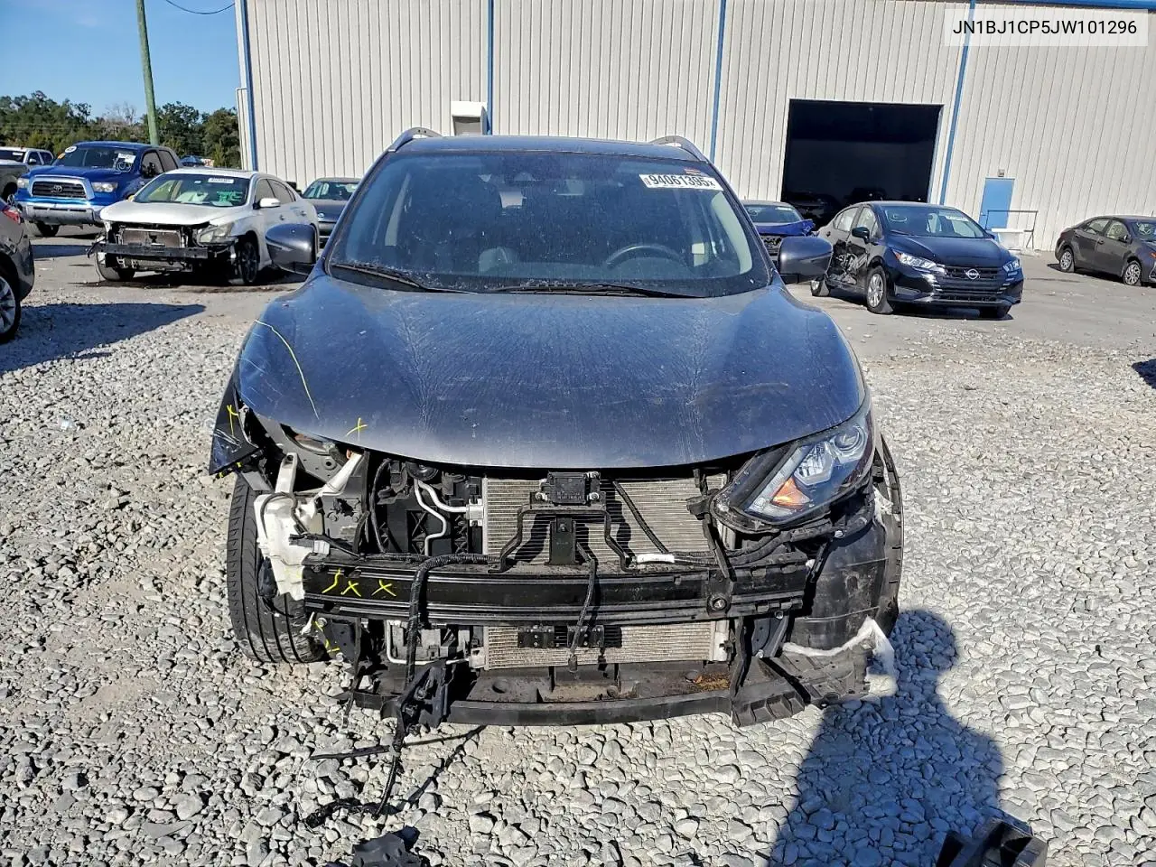 JN1BJ1CP5JW101296 2018 Nissan Rogue Sport S