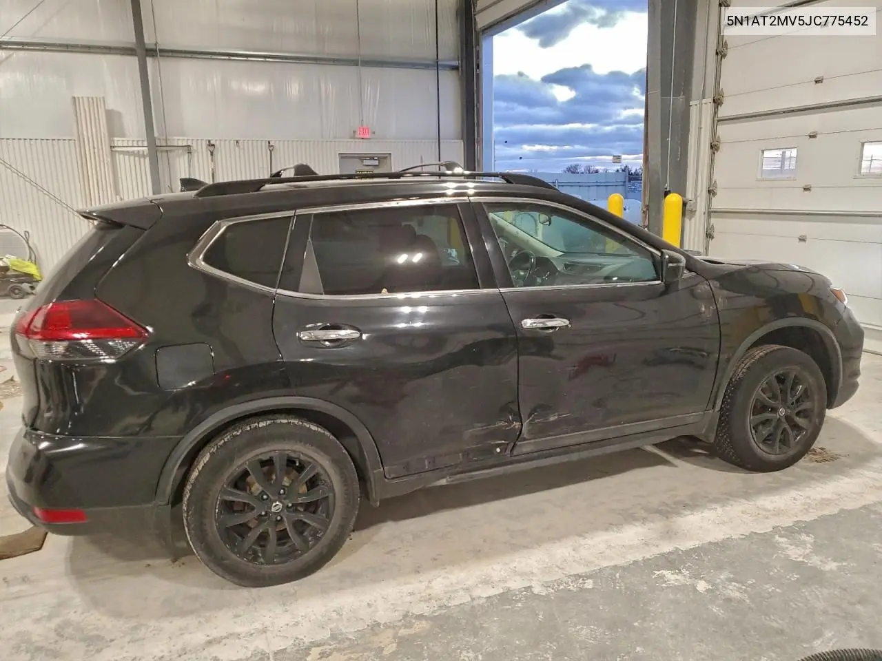 5N1AT2MV5JC775452 2018 Nissan Rogue S