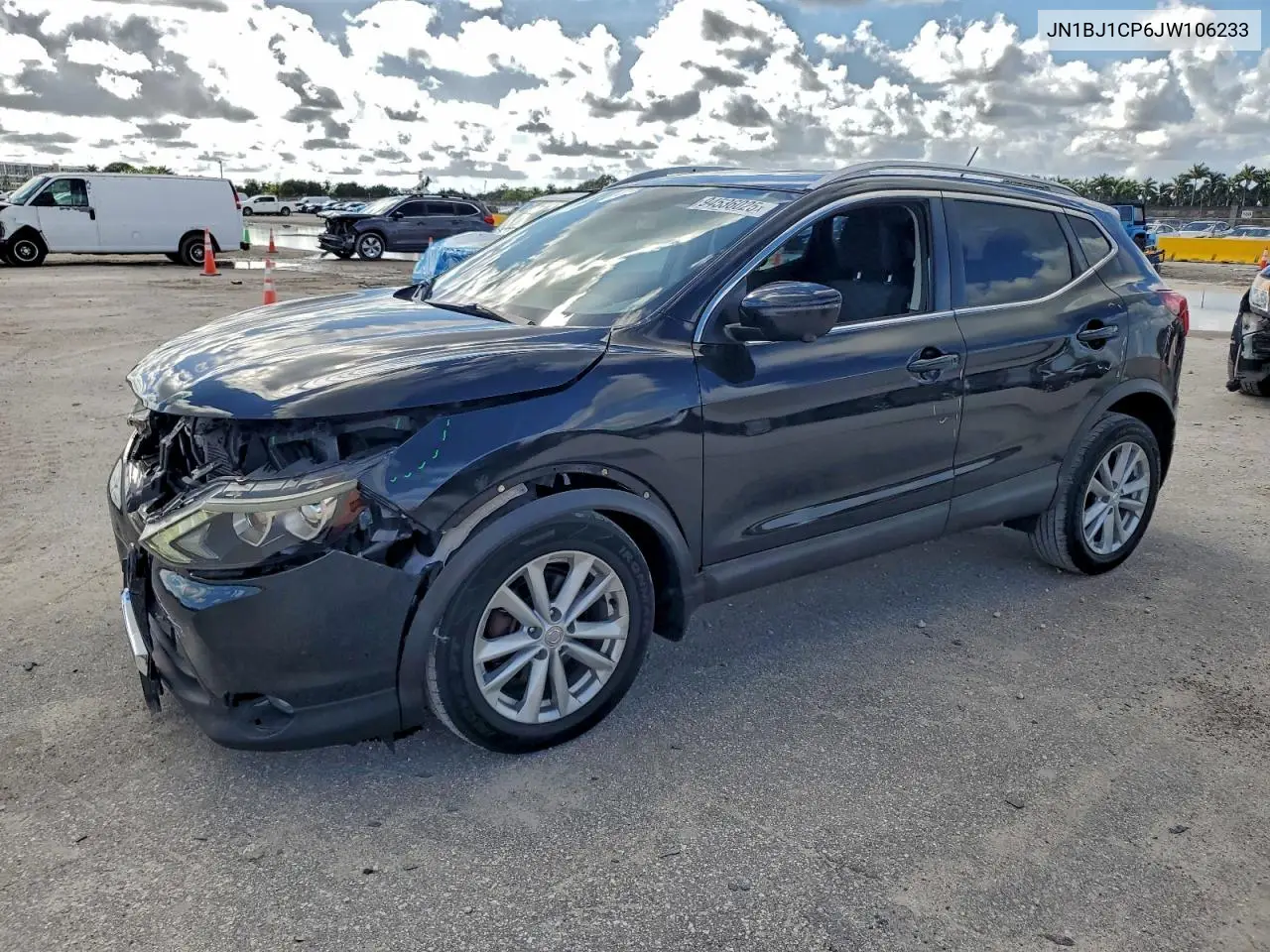 JN1BJ1CP6JW106233 2018 Nissan Rogue Sport S