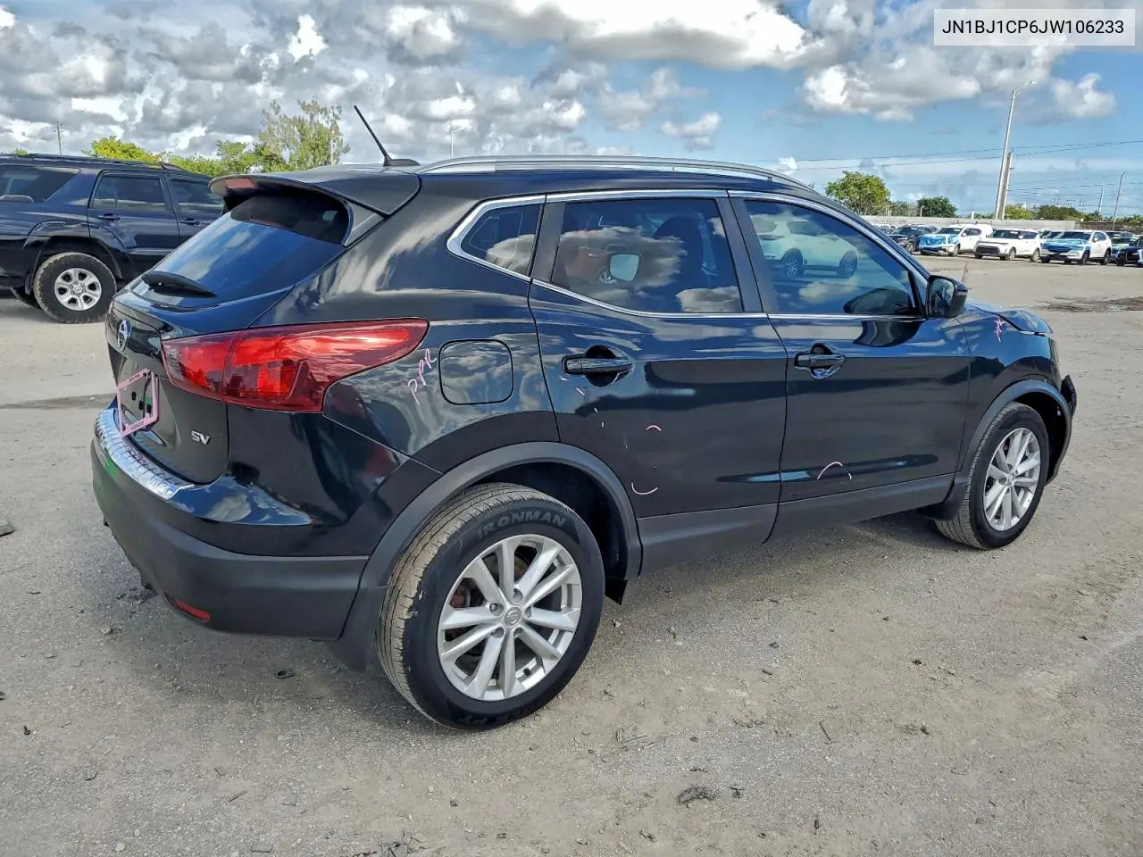 JN1BJ1CP6JW106233 2018 Nissan Rogue Sport S