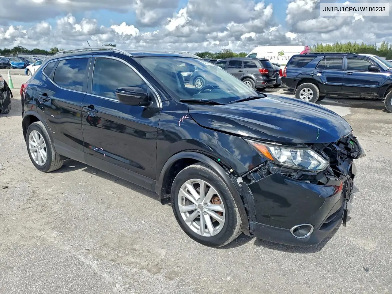 JN1BJ1CP6JW106233 2018 Nissan Rogue Sport S