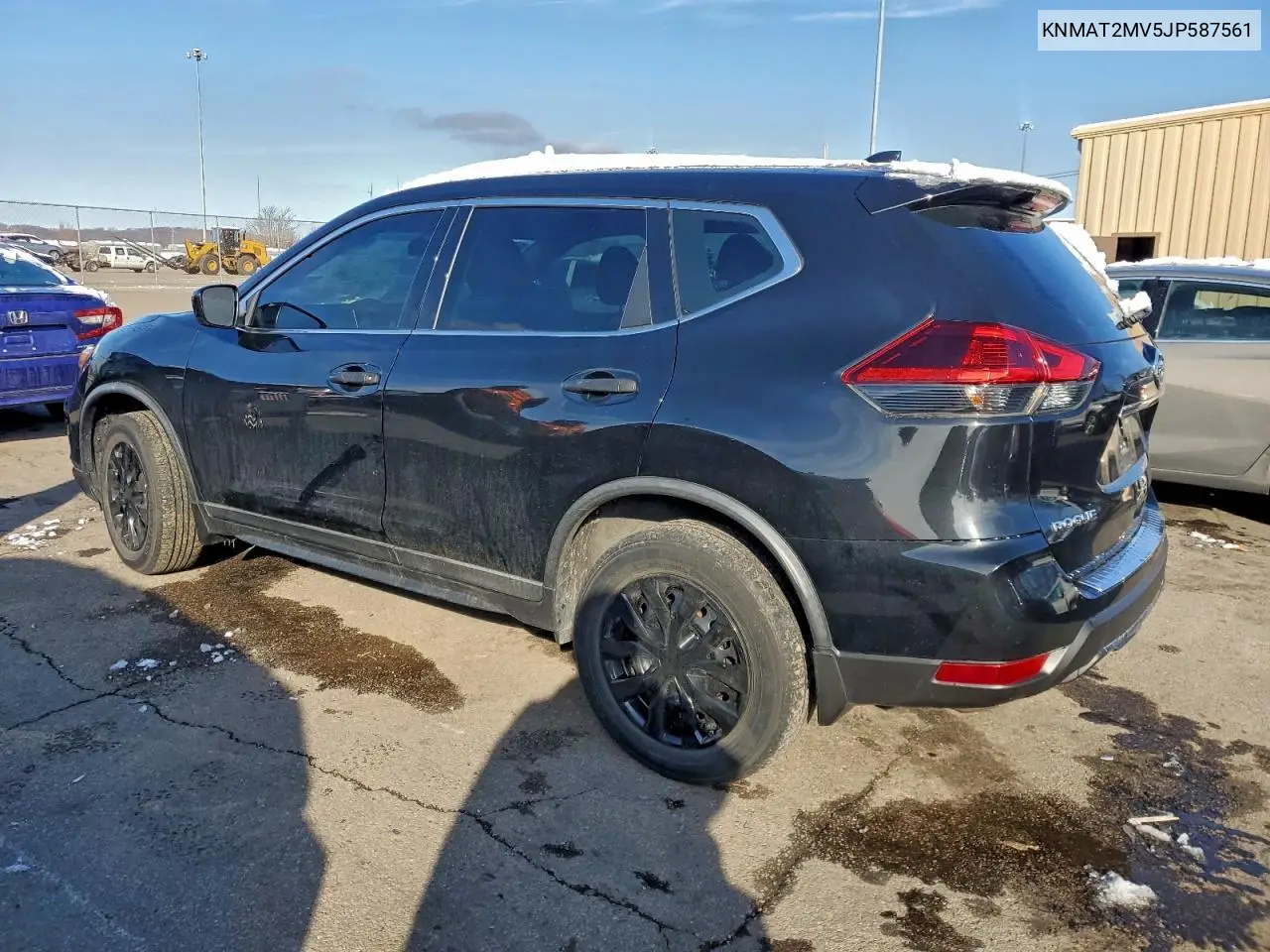KNMAT2MV5JP587561 2018 Nissan Rogue S