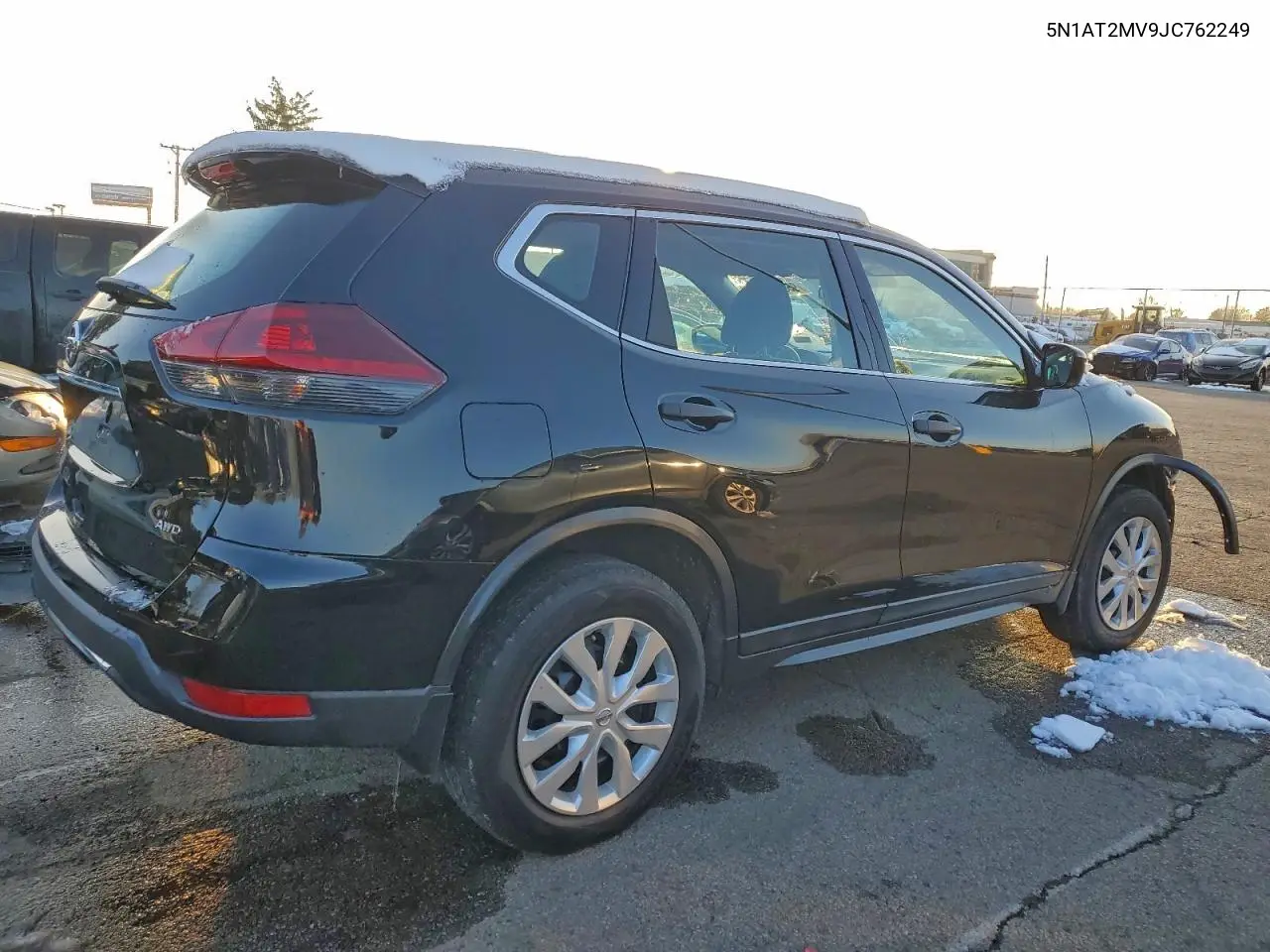 5N1AT2MV9JC762249 2018 Nissan Rogue S