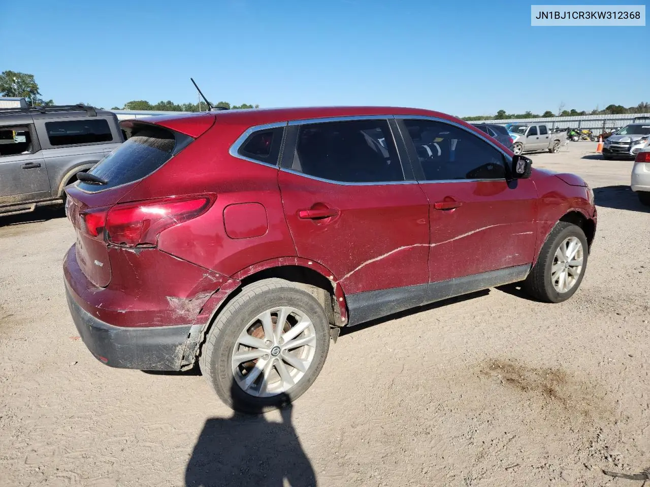 JN1BJ1CR3KW312368 2019 Nissan Rogue Sport S