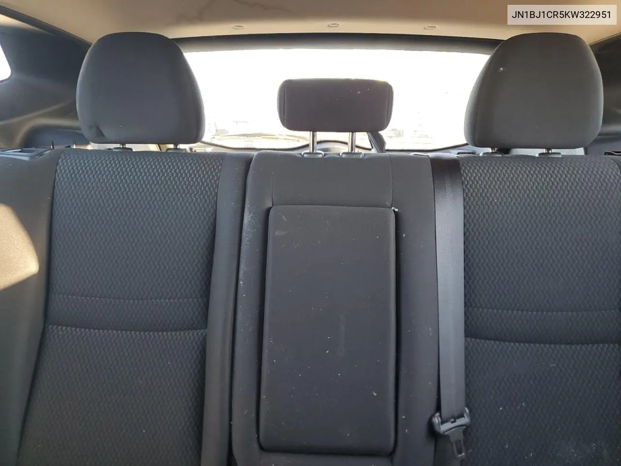 JN1BJ1CR5KW322951 2019 Nissan Rogue Sport S
