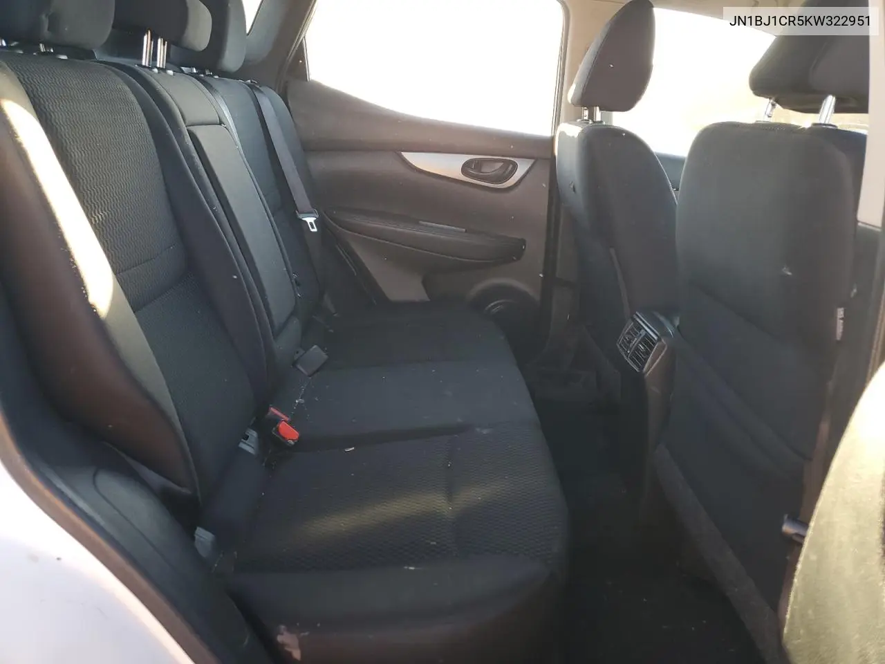 JN1BJ1CR5KW322951 2019 Nissan Rogue Sport S