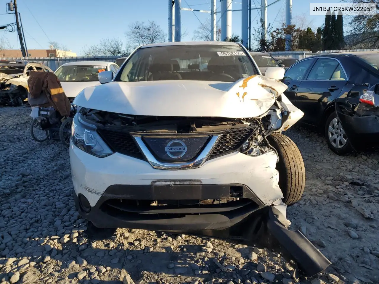 JN1BJ1CR5KW322951 2019 Nissan Rogue Sport S