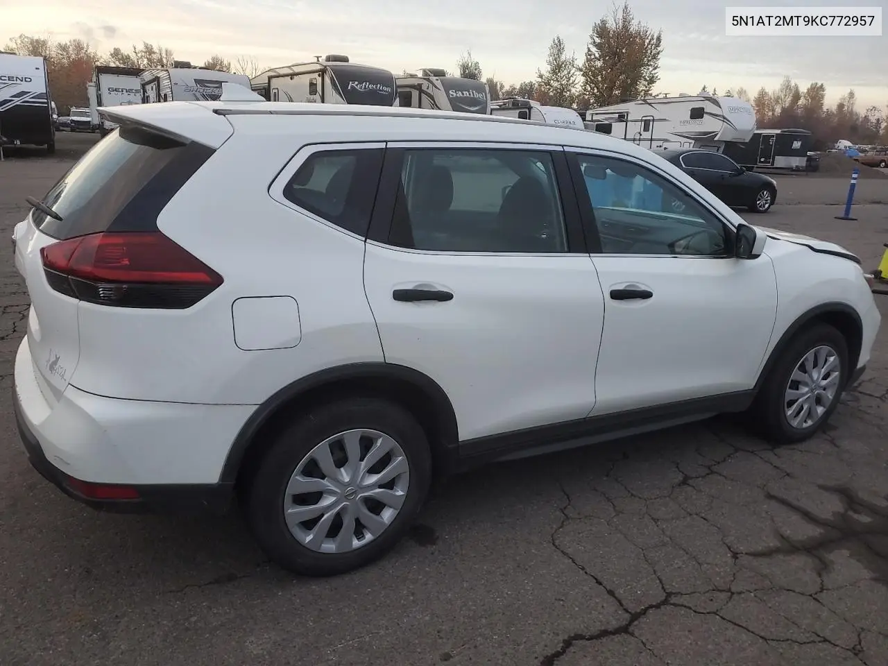 5N1AT2MT9KC772957 2019 Nissan Rogue S