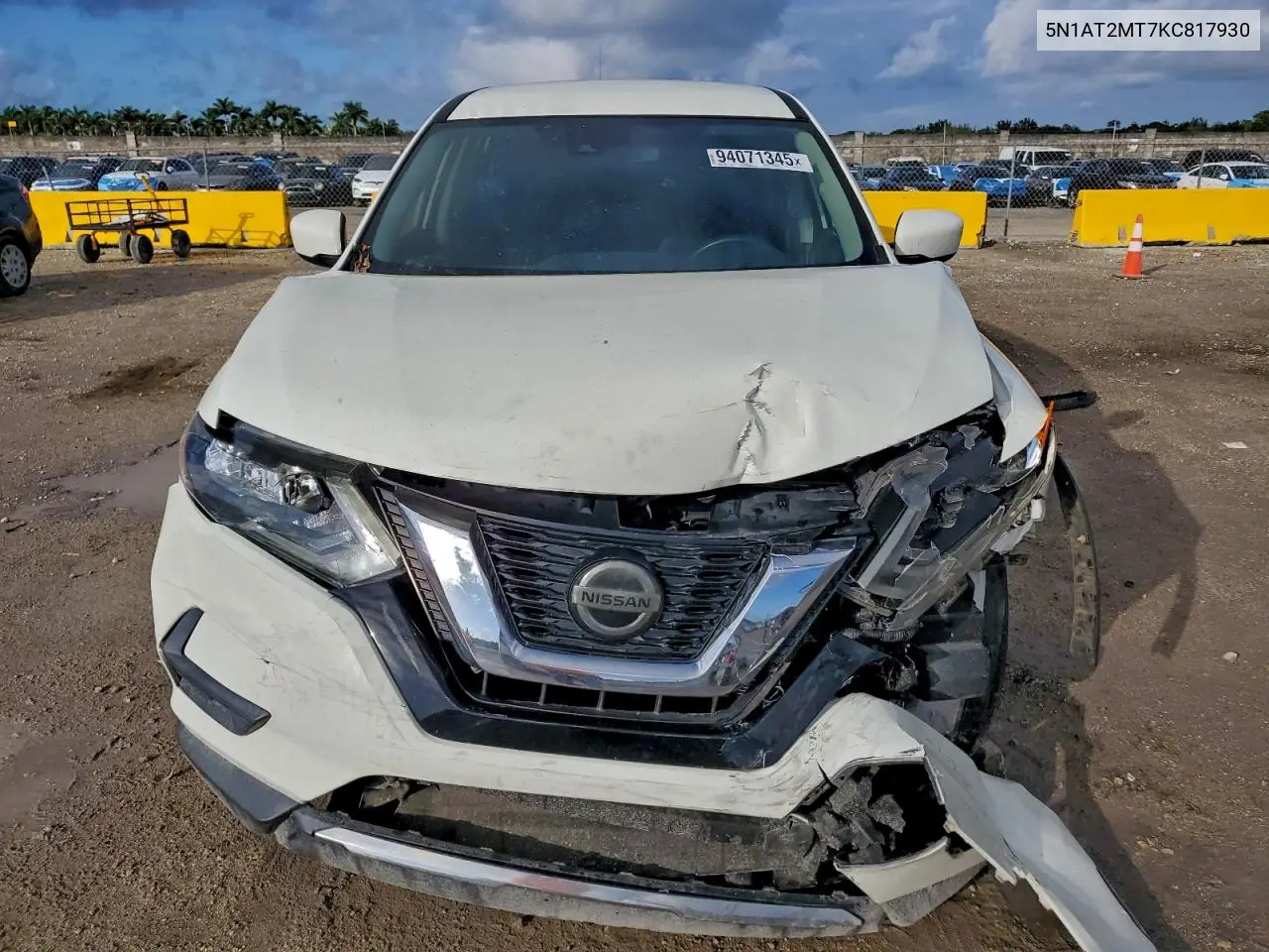 5N1AT2MT7KC817930 2019 Nissan Rogue S