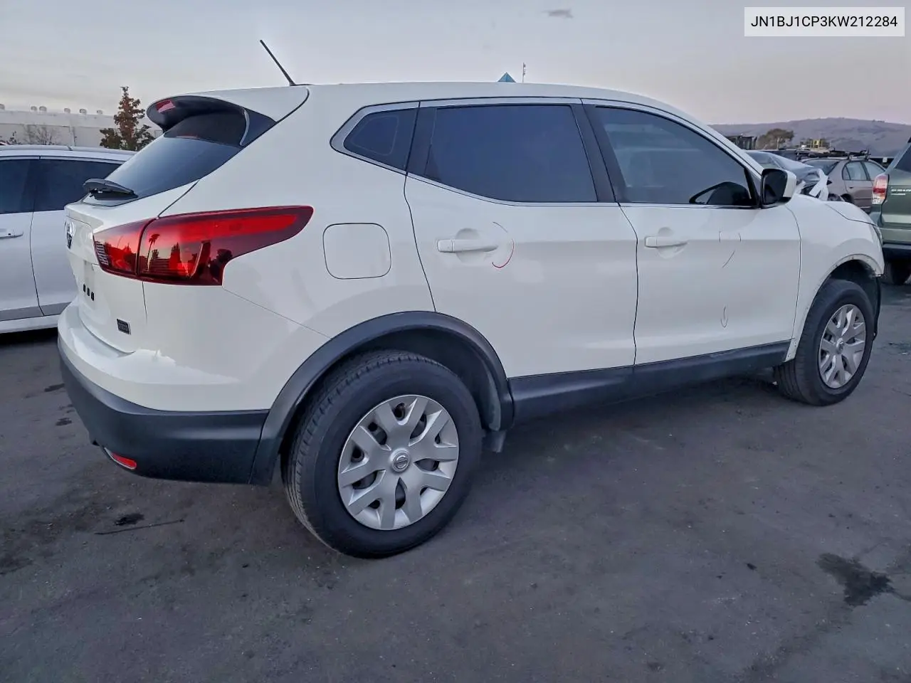 JN1BJ1CP3KW212284 2019 Nissan Rogue Sport S