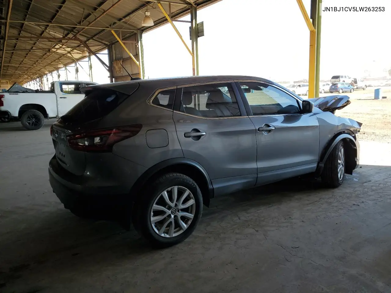 JN1BJ1CV5LW263253 2020 Nissan Rogue Sport S