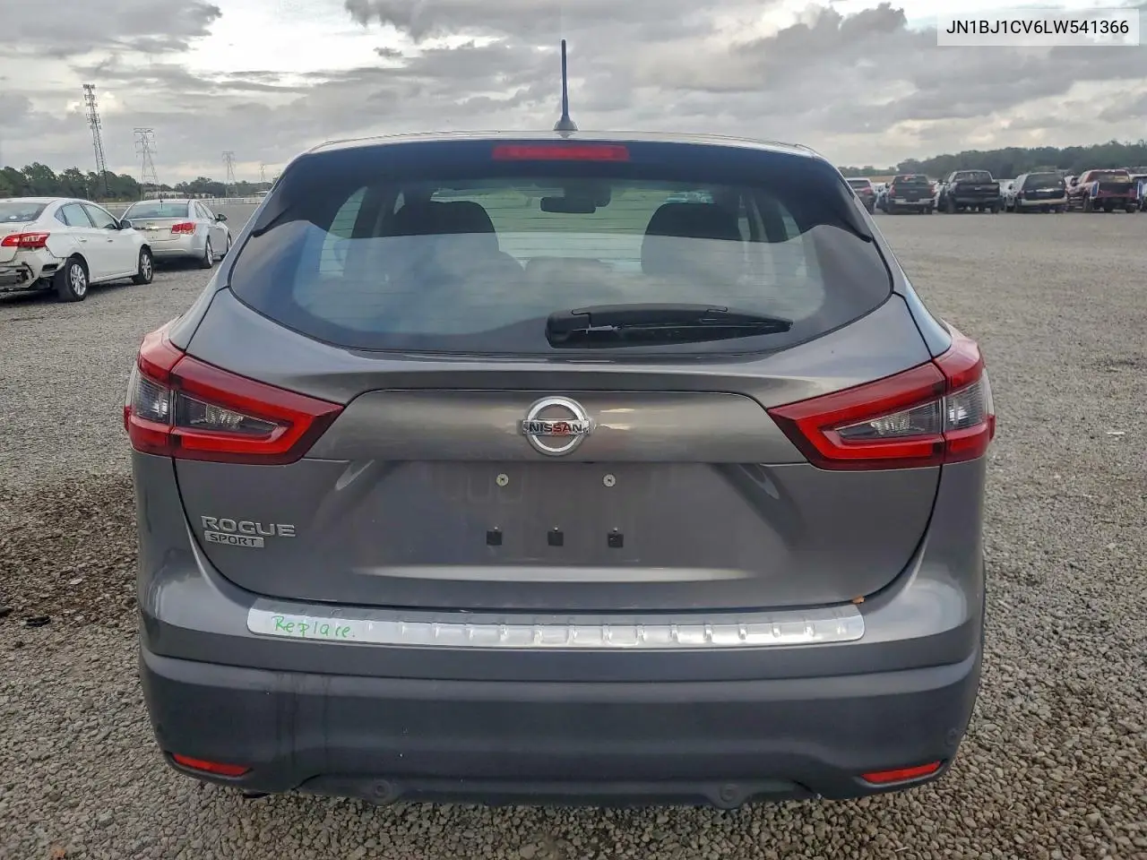 JN1BJ1CV6LW541366 2020 Nissan Rogue Sport S