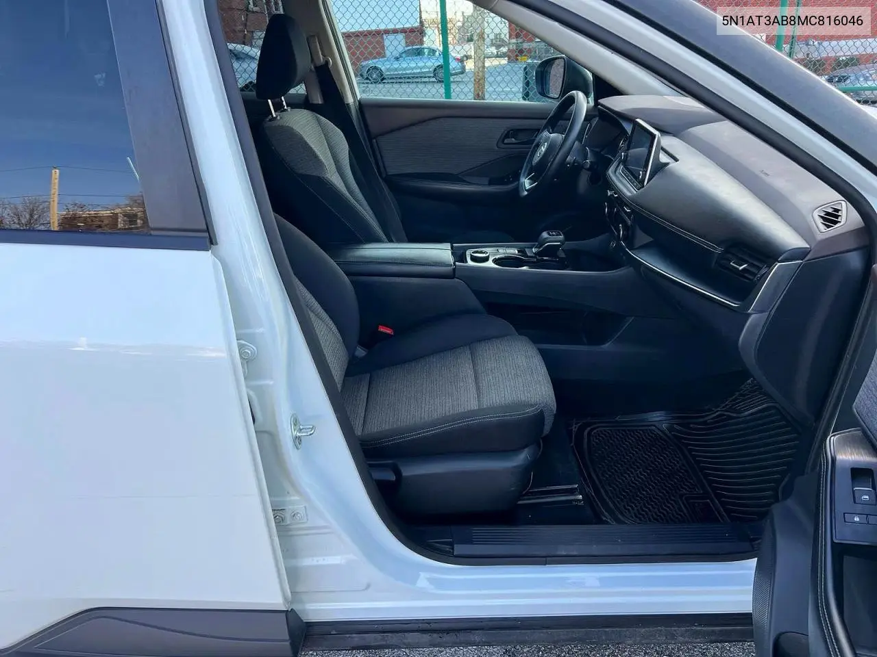 5N1AT3AB8MC816046 2021 Nissan Rogue S