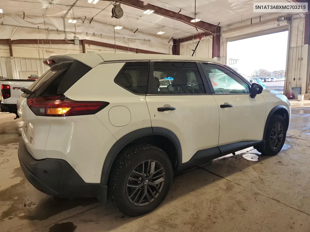 5N1AT3ABXMC703215 2021 Nissan Rogue S