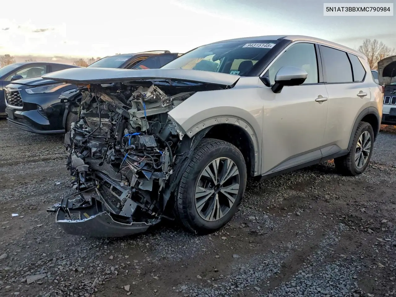 5N1AT3BBXMC790984 2021 Nissan Rogue Sv