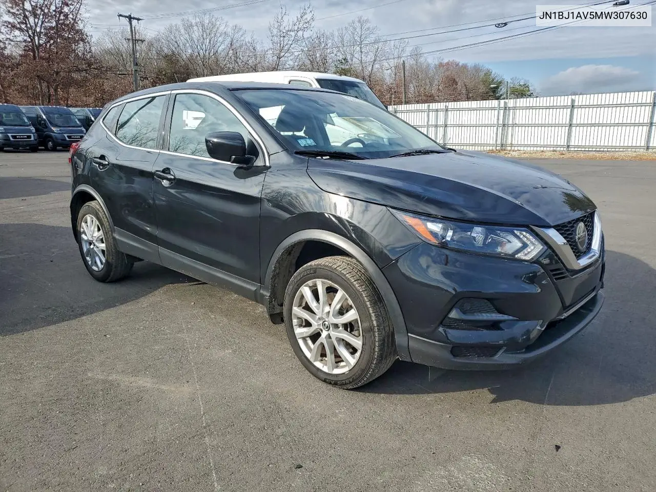 JN1BJ1AV5MW307630 2021 Nissan Rogue Sport S